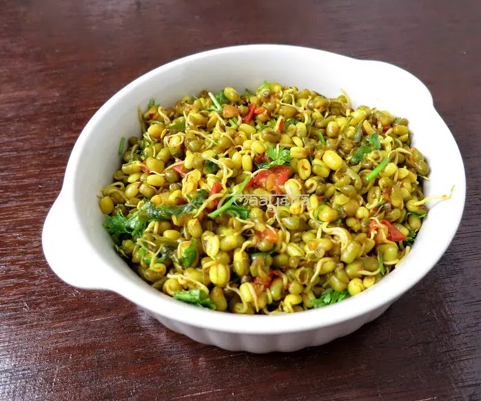 sprouted moong chat