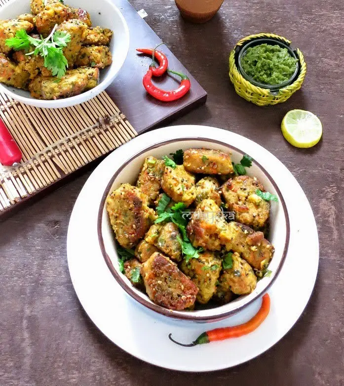 healthy steamed dumpling of mix vegetable spices and gram flour