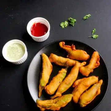 stuffed-chili-pakoda-mirchi-pakoda-miligai-bajji