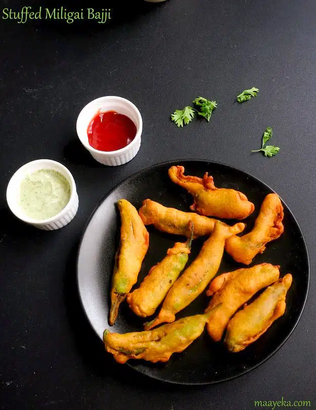 stuffed-chili-pakoda-mirchi-pakoda-miligai-bajji