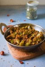 How To Make Mirchi Ka Kutta, Rajasthani Mirchi ka Kutta