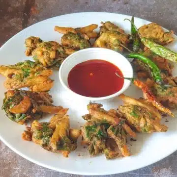 aloo-palak-lachcha-pakoda