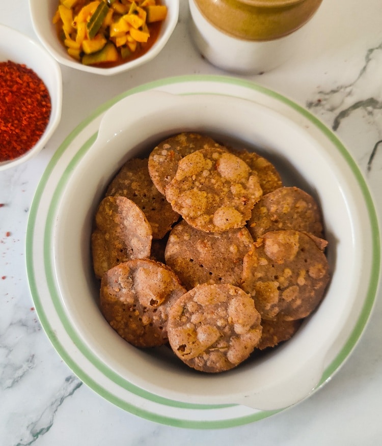 Healthy Ragi Mathri